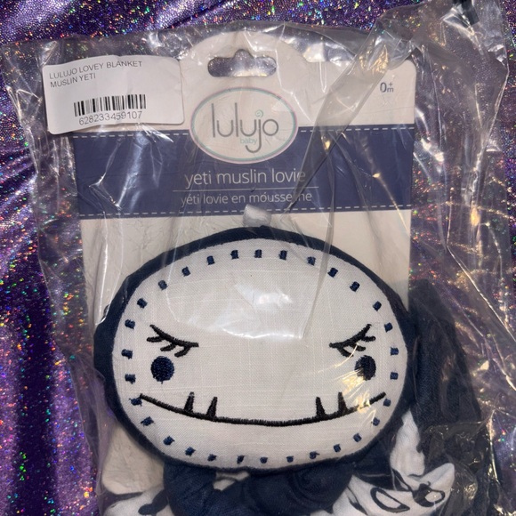 Yeti Muslin Lovey Security Blanket - Picture 3 of 4